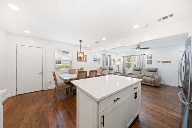 2114 Engle Avenue, Dallas, TX 75224