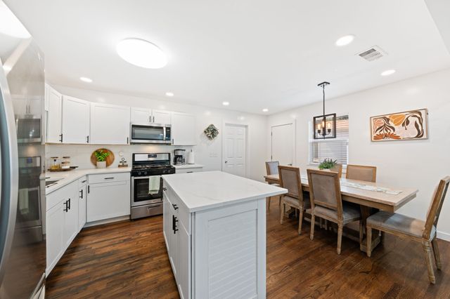 2114 Engle Avenue, Dallas, TX 75224