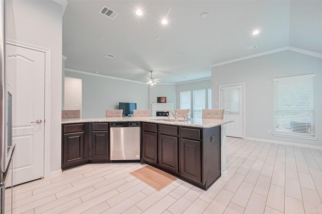 17 Road 6615, Dayton, TX 77535