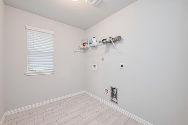 17 Road 6615, Dayton, TX 77535