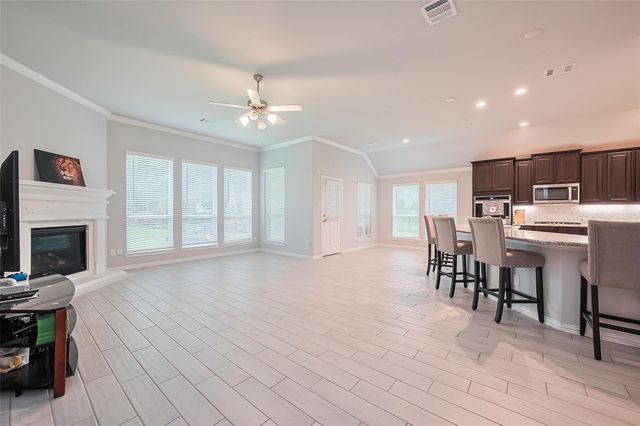 17 Road 6615, Dayton, TX 77535