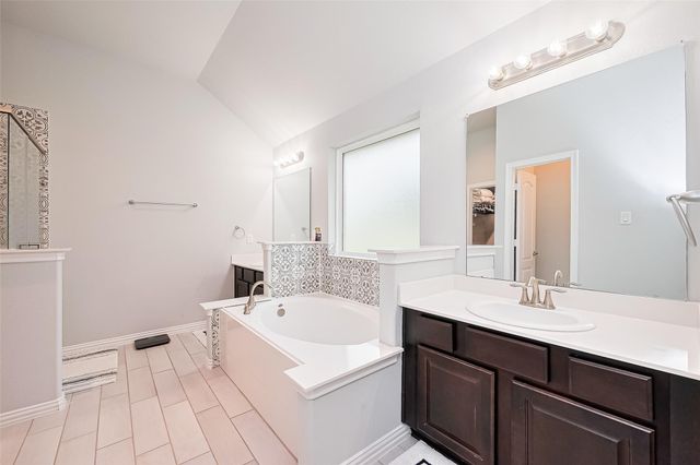 17 Road 6615, Dayton, TX 77535