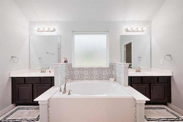 17 Road 6615, Dayton, TX 77535