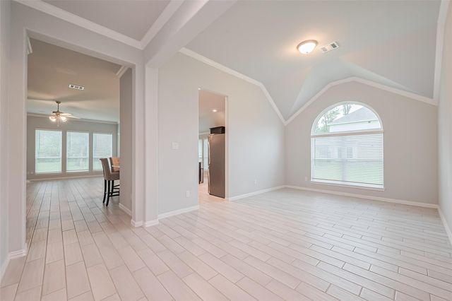 17 Road 6615, Dayton, TX 77535