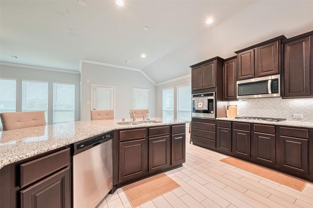 17 Road 6615, Dayton, TX 77535