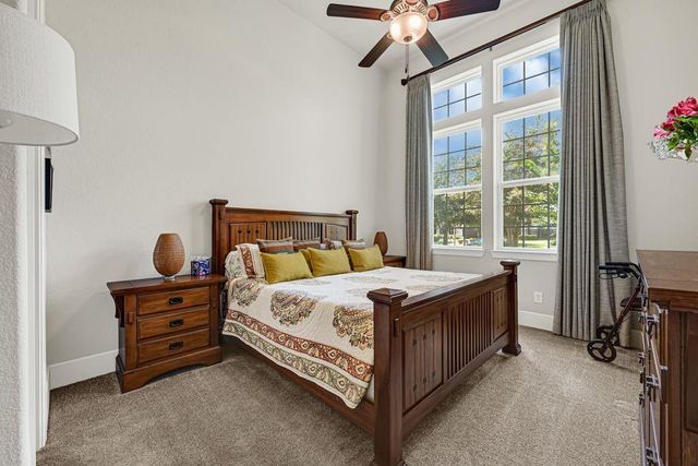 119 S Curly Willow Circle, Tomball, TX 77375