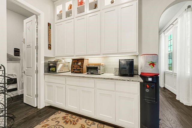 119 S Curly Willow Circle, Tomball, TX 77375