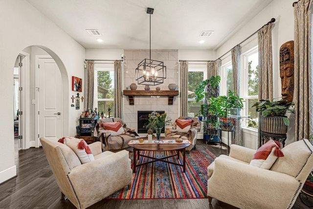 119 S Curly Willow Circle, Tomball, TX 77375