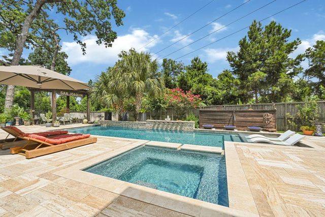 119 S Curly Willow Circle, Tomball, TX 77375
