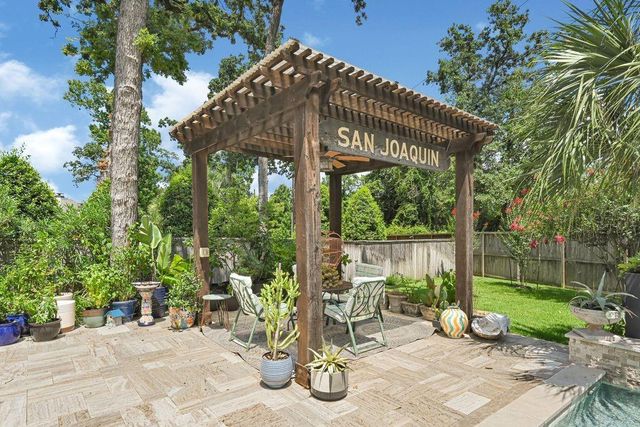 119 S Curly Willow Circle, Tomball, TX 77375