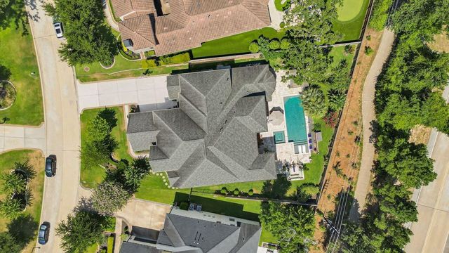 119 S Curly Willow Circle, Tomball, TX 77375