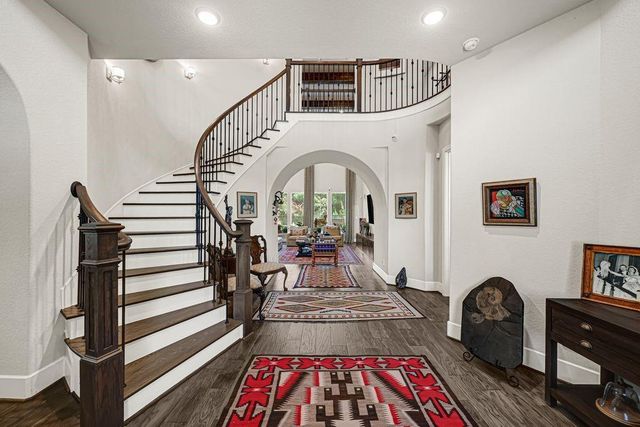 119 S Curly Willow Circle, Tomball, TX 77375