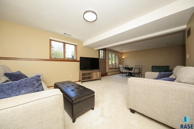 304 E Autumn Ln Lane, Sioux Falls, SD 57105
