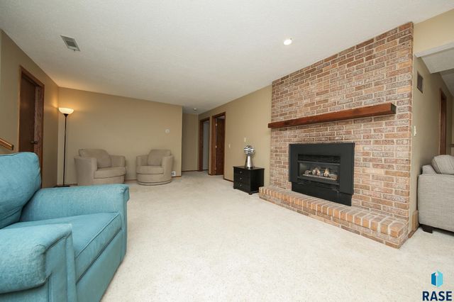 304 E Autumn Ln Lane, Sioux Falls, SD 57105