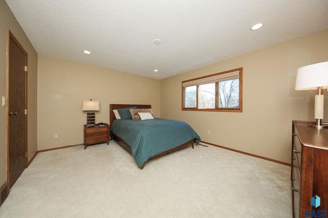 304 E Autumn Ln Lane, Sioux Falls, SD 57105