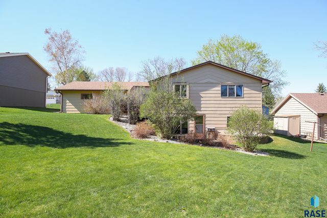 304 E Autumn Ln Lane, Sioux Falls, SD 57105