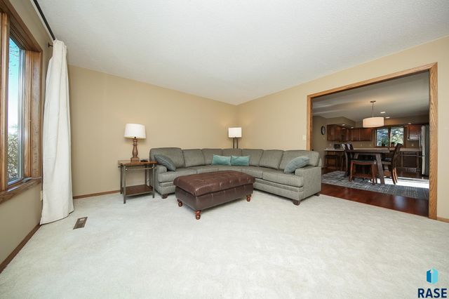 304 E Autumn Ln Lane, Sioux Falls, SD 57105