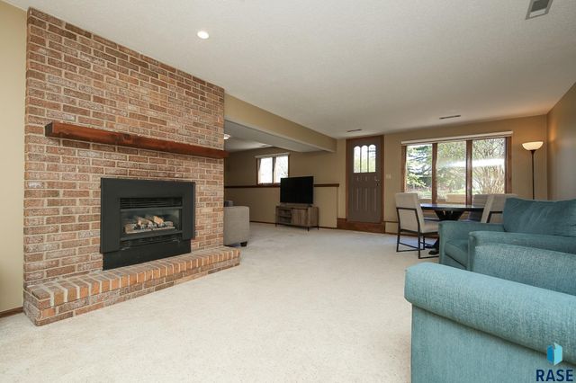 304 E Autumn Ln Lane, Sioux Falls, SD 57105