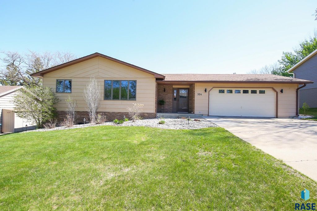 304 E Autumn Ln Lane, Sioux Falls, SD 57105