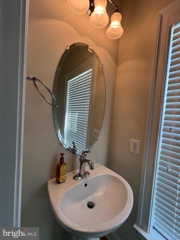 14878 POTOMAC BRANCH DR, Woodbridge, VA 22191