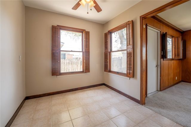 910 Wilshire Pl, Corpus Christi, TX 78411