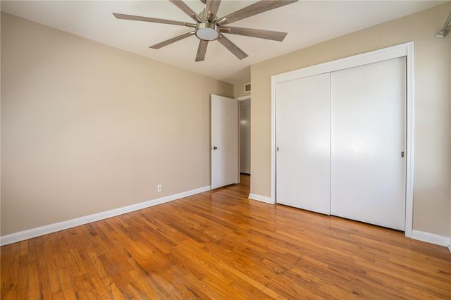 910 Wilshire Pl, Corpus Christi, TX 78411