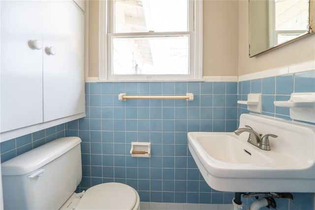 910 Wilshire Pl, Corpus Christi, TX 78411