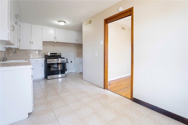 910 Wilshire Pl, Corpus Christi, TX 78411