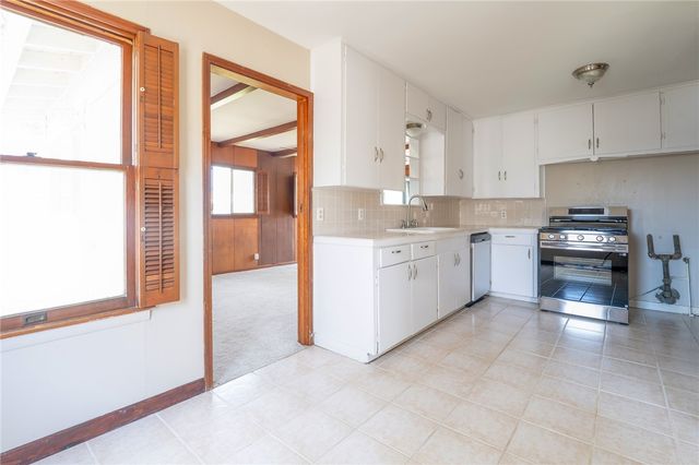 910 Wilshire Pl, Corpus Christi, TX 78411