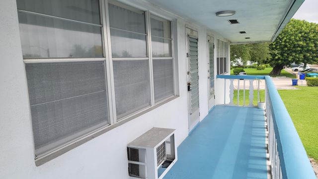 375 Camden P, West Palm Beach, FL 33417