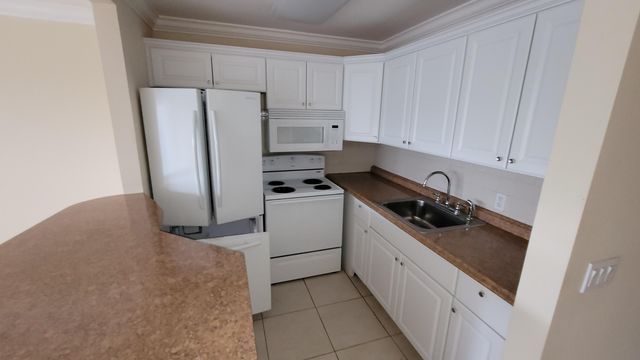 375 Camden P, West Palm Beach, FL 33417