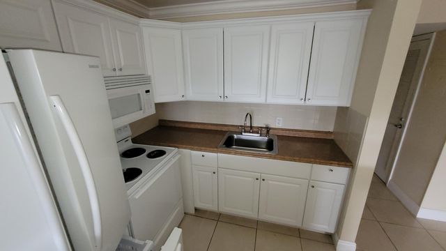 375 Camden P, West Palm Beach, FL 33417