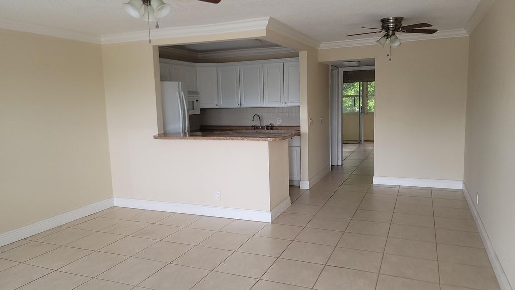 375 Camden P, West Palm Beach, FL 33417