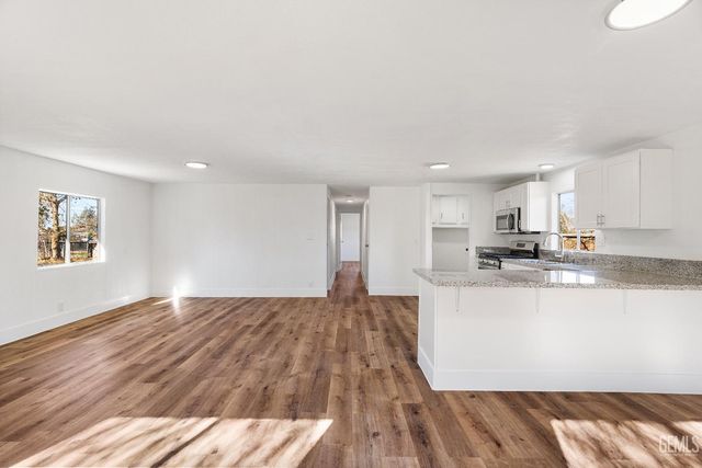 4610 Coronado W Street, Bakersfield, CA 93314