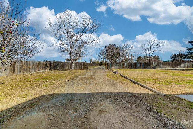 4610 Coronado W Street, Bakersfield, CA 93314