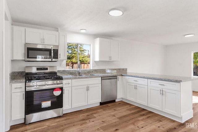 4610 Coronado W Street, Bakersfield, CA 93314