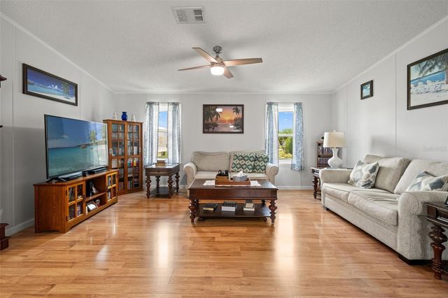 116 MOUNT ISLE AVENUE NE 116, St Petersburg, FL 33702