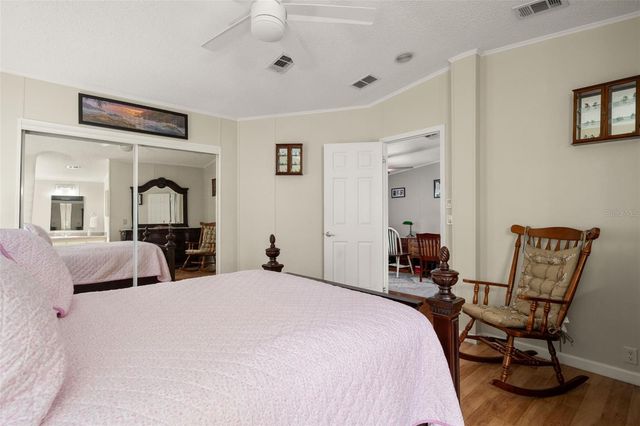 116 MOUNT ISLE AVENUE NE 116, St Petersburg, FL 33702