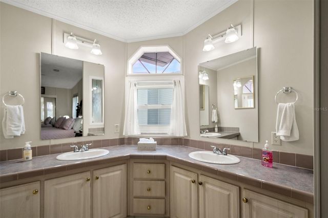 116 MOUNT ISLE AVENUE NE 116, St Petersburg, FL 33702