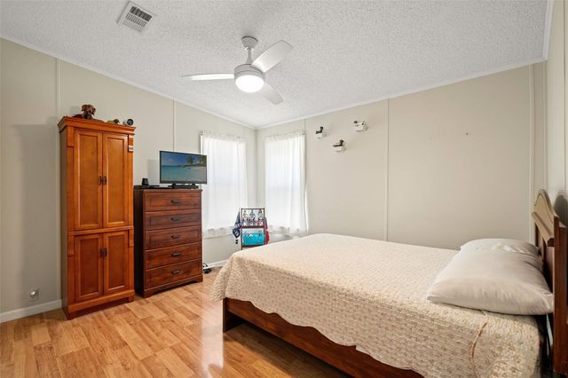 116 MOUNT ISLE AVENUE NE 116, St Petersburg, FL 33702