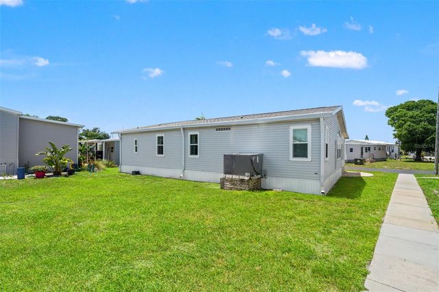116 MOUNT ISLE AVENUE NE 116, St Petersburg, FL 33702