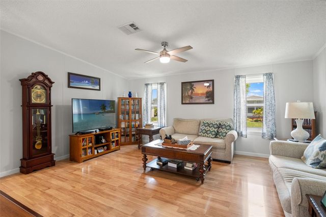 116 MOUNT ISLE AVENUE NE 116, St Petersburg, FL 33702
