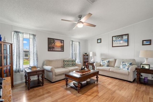 116 MOUNT ISLE AVENUE NE 116, St Petersburg, FL 33702