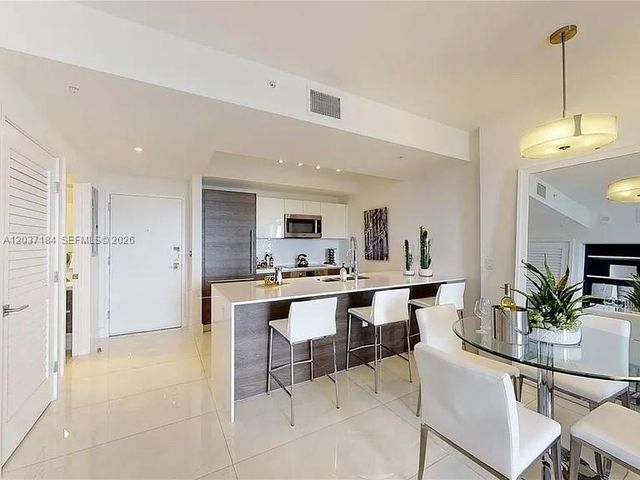 301 Altara Ave 527, Coral Gables, FL 33146