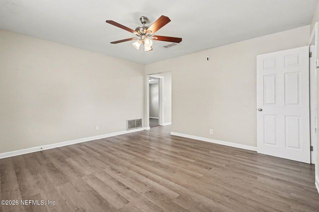 11325 SOFORENKO Drive, Jacksonville, FL 32218