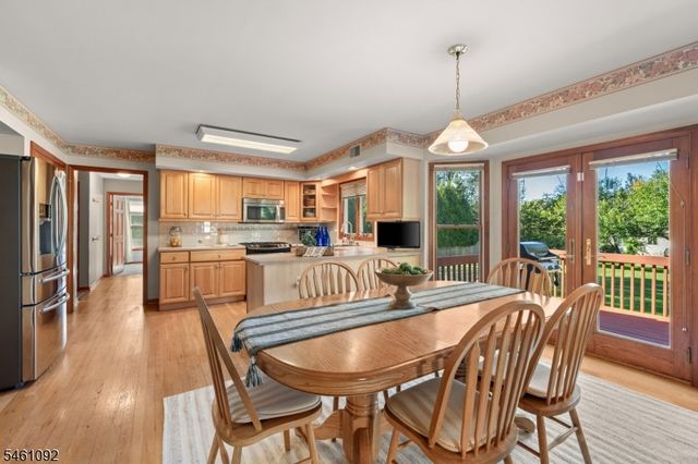 23 Milburn Dr, Hillsborough Twp., NJ 08844