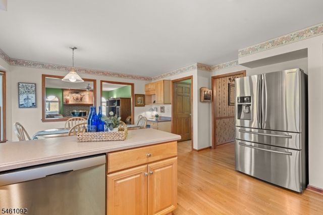23 Milburn Dr, Hillsborough Twp., NJ 08844