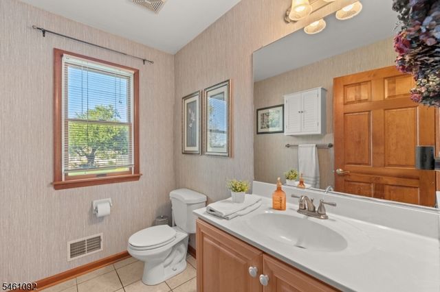 23 Milburn Dr, Hillsborough Twp., NJ 08844
