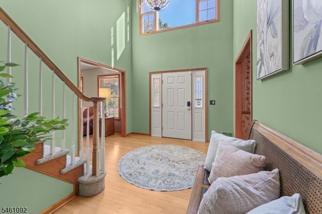 23 Milburn Dr, Hillsborough Twp., NJ 08844