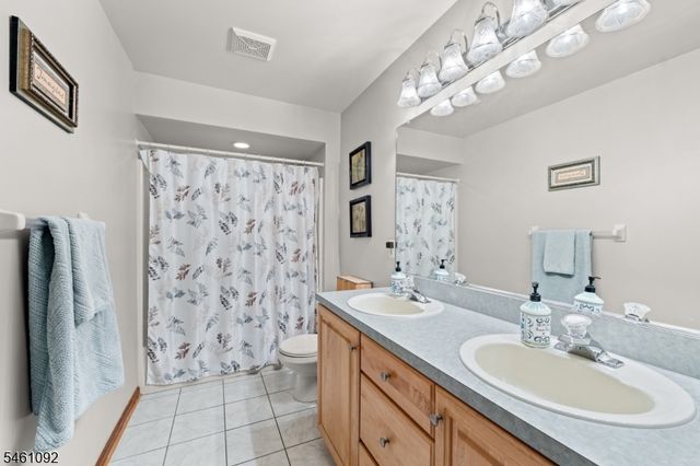 23 Milburn Dr, Hillsborough Twp., NJ 08844